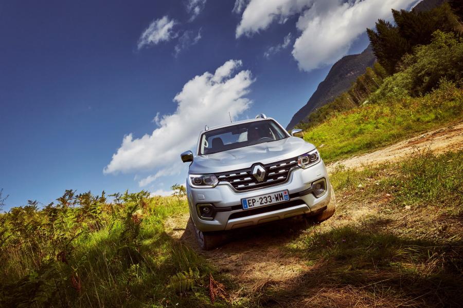 Renault Alaskan 2017 года  (WW) (фото 81 из 141)